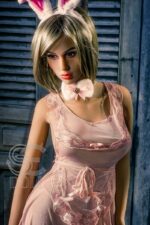 163cm / 5ft4" E-cup Fiona
