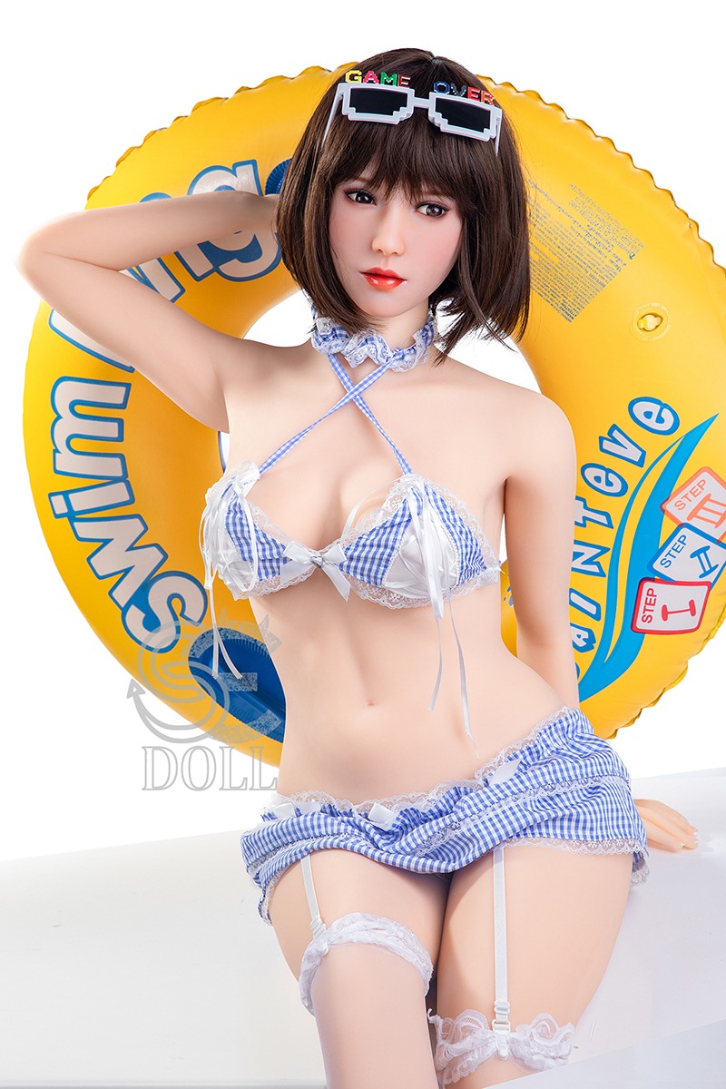 163cm / 5ft4" E-cup Queena.A (Nina)