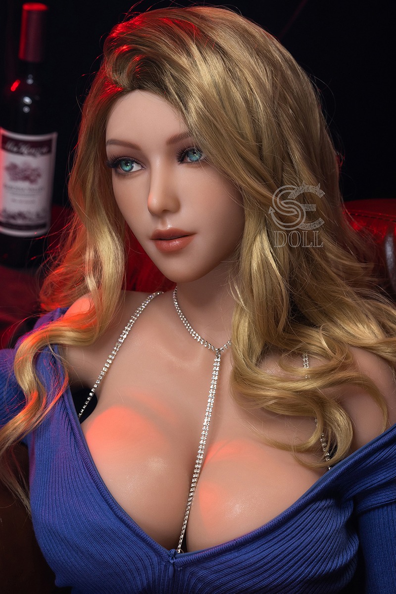 161cm / 5ft3" F-cup Felicia.B