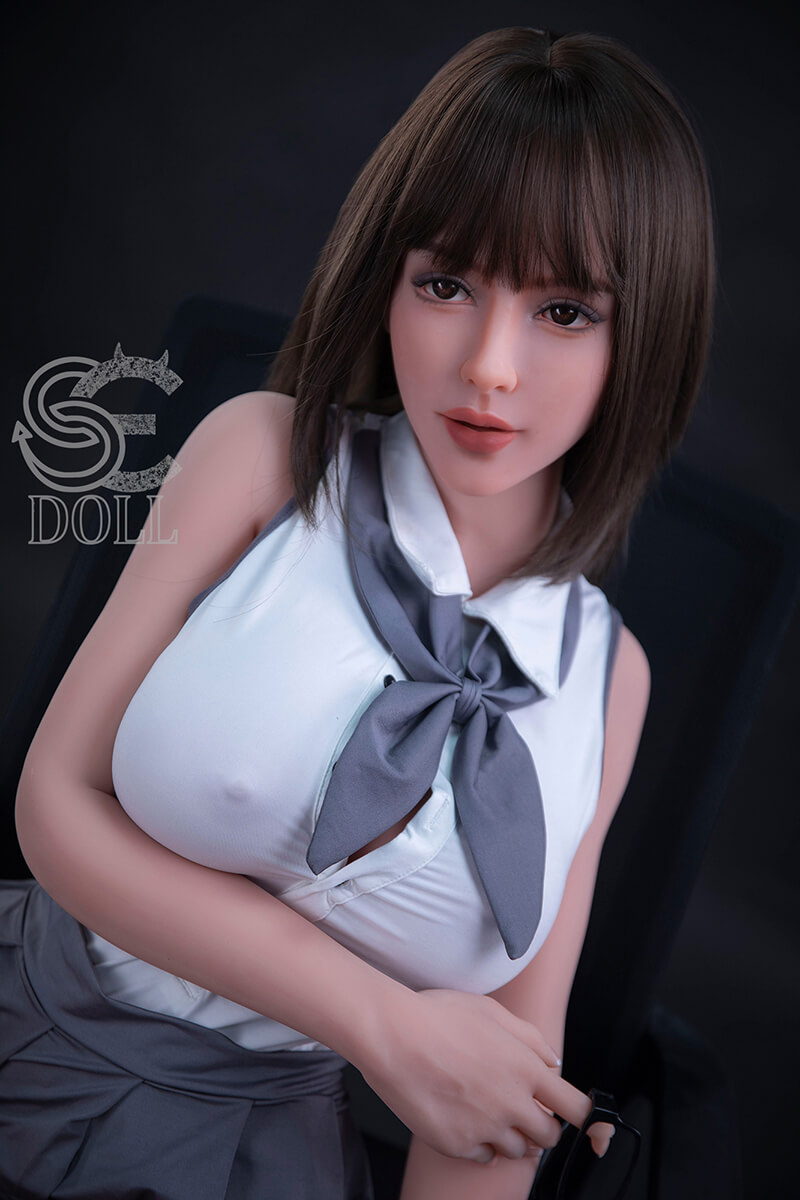 161cm / 5ft3" F-cup Annika.E (Nancy)