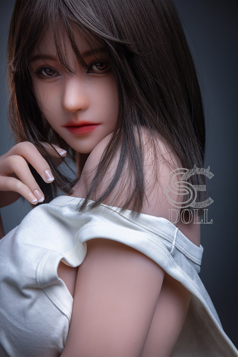 157cm / 5ft2" H-cup Phoebe.C