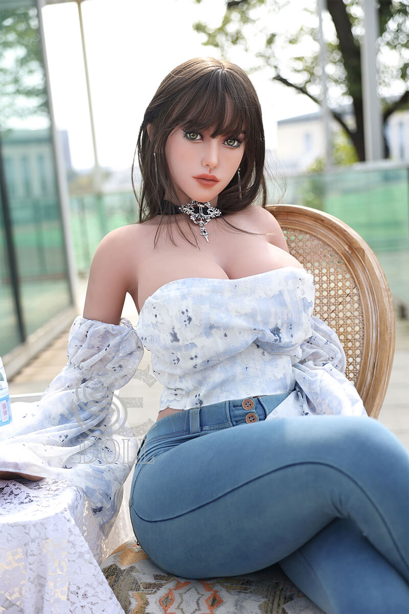 157cm / 5ft2" H-cup Queena.E - Image 1