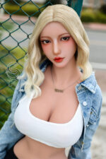 161cm / 5ft3" F-cup Makoto.A