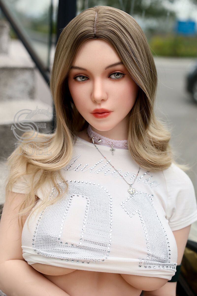 167cm / 5ft6" E-cup Liam.B(Full silicone)