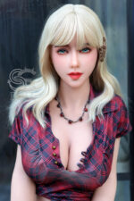 161cm / 5ft3" F-cup Monica.D