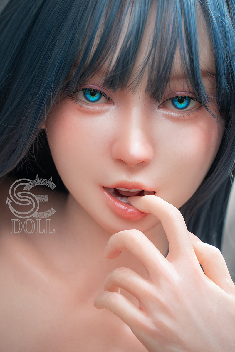 T160cm / 5ft3" C-cup Maya.A (Full silicone body with realistic skin texture)