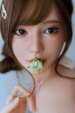 T163cm / 5ft4" C-cup Maya.B (Full silicone body with realistic skin texture)